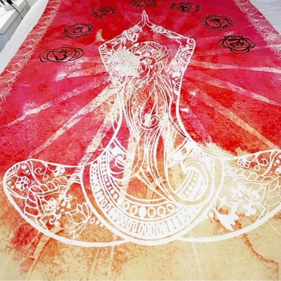 SPENCER’S Red Yellow Cloth Mandala Wall Hanging Yoga Bohemian Zen 80” X 60” - Picture 3 of 6